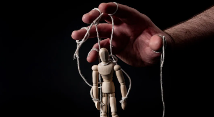 Course Image The Art of Manipulation: Social Engineering Threats
