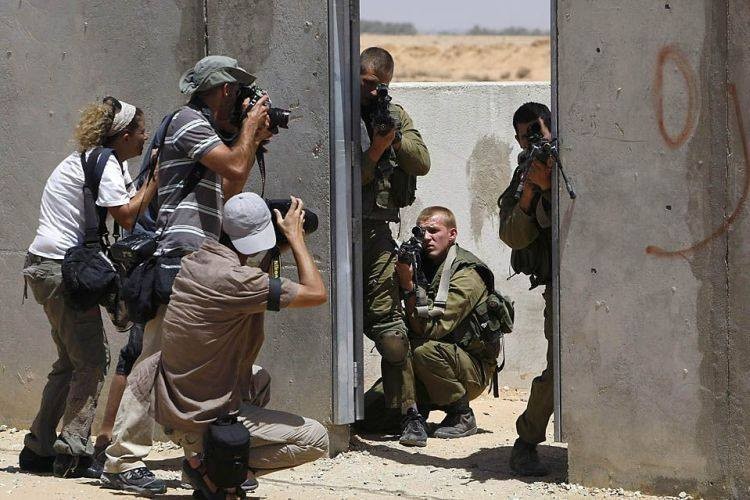 Course Image Media in Conflict